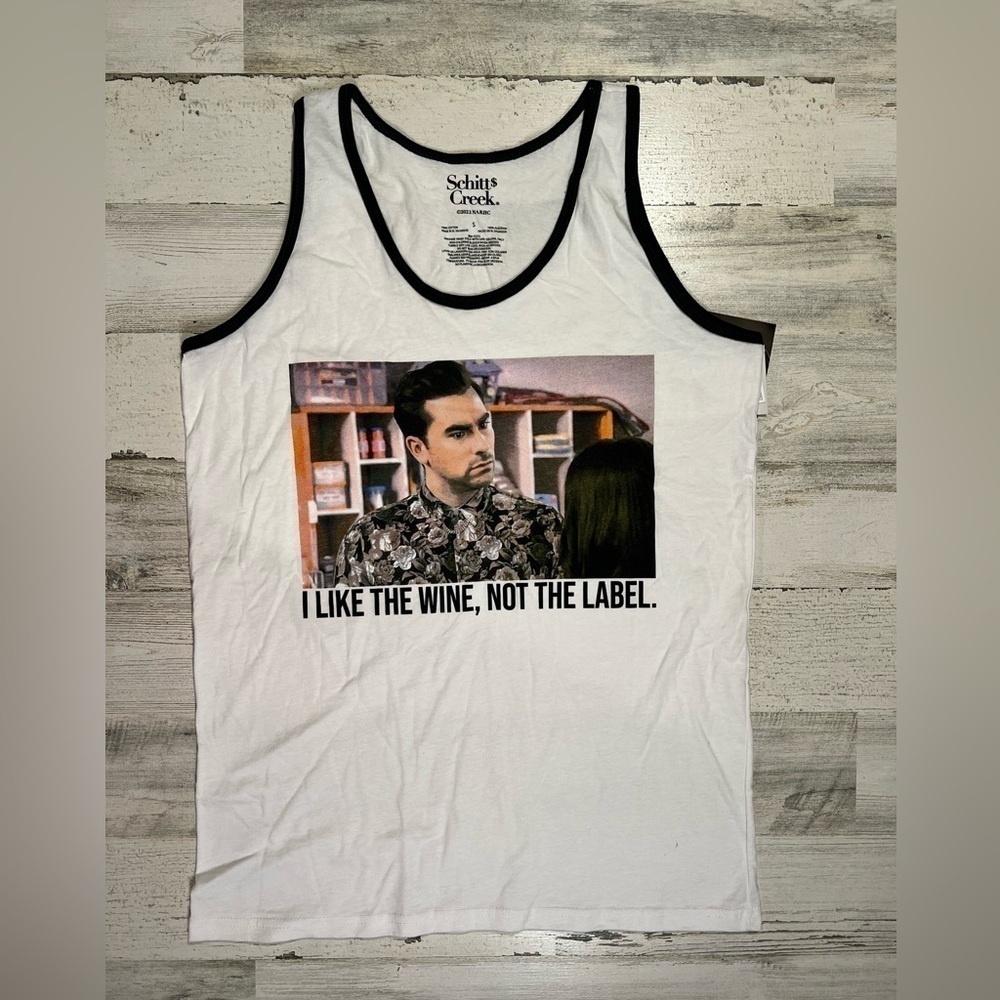 PRIDE TANK [Schitts Creek] NWT David I like wine not the label tank- Sizes M